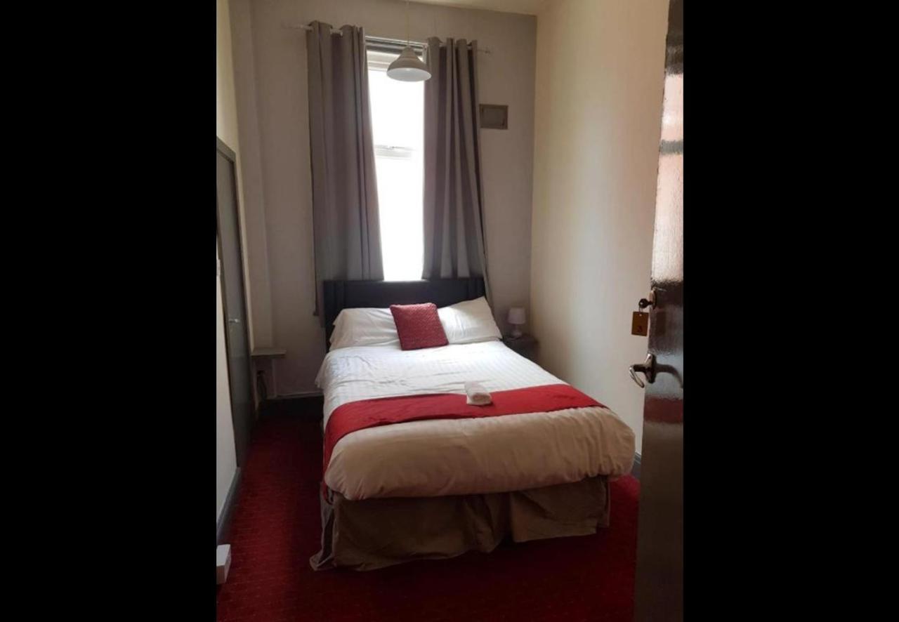 Oyo Binglea Hotel - Blackpool — Photos 1